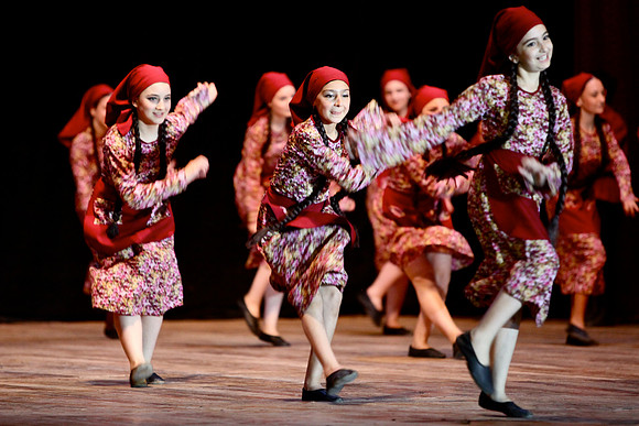 Georgian Dancing 1
